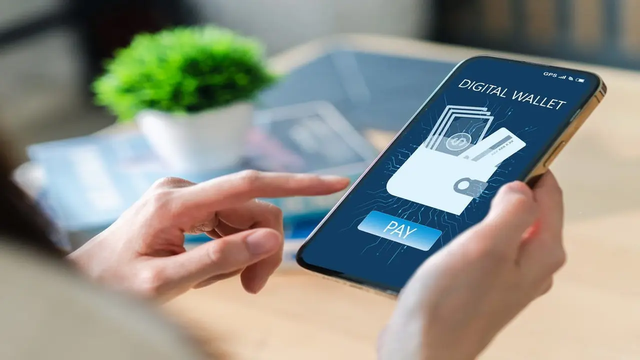 قفزة في معاملات محافظ الهاتف المحمول بمصر لتسجل 4 تريليونات جنيه خلال 2025